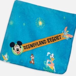 Disney Mickey Mouse and Friends Fleece Throw‎ – Disneyland New